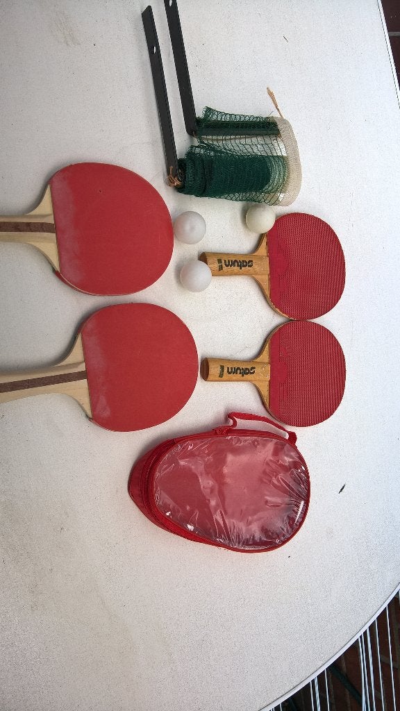 Te koop aangeboden mooi tafeltennis set doe gepast bod, Sport en Fitness, Tafeltennis, Ophalen of Verzenden, Gebruikt, Net, Batje(s) of Balletje(s)