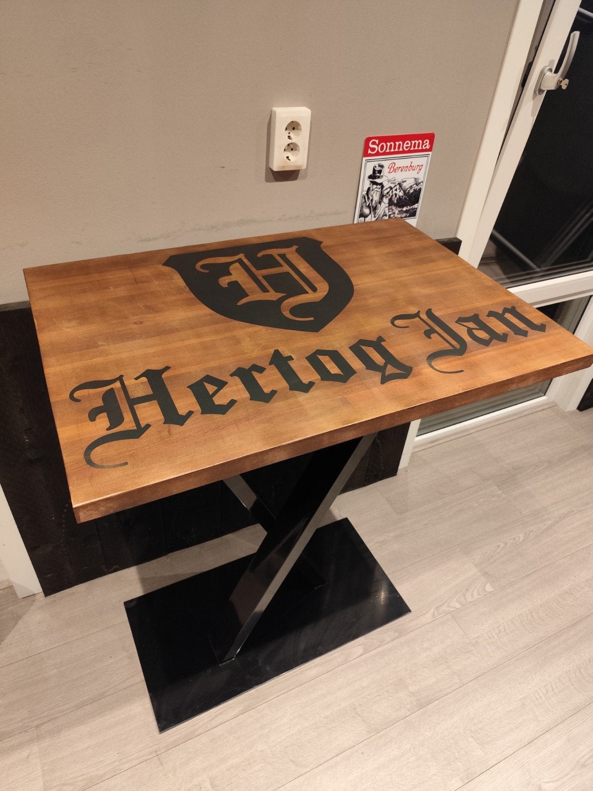 Mahoniehouten Hertog Jan Tafel met Zwarte Epoxy, Huis en Inrichting, Tafels | Bijzettafels, Nieuw, Ophalen of Verzenden, Industrieel, Modern, Bar