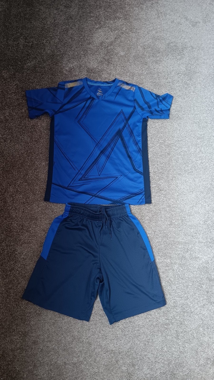 sport tenue maat 128, Ophalen of Verzenden, Jongen of Meisje, Sport- of Zwemkleding