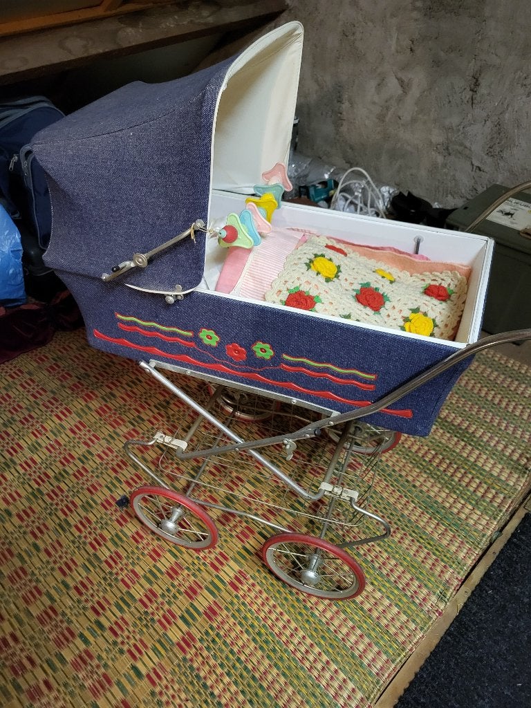 poppenwagen met babypop, Ophalen, Zo goed als nieuw, Babypop