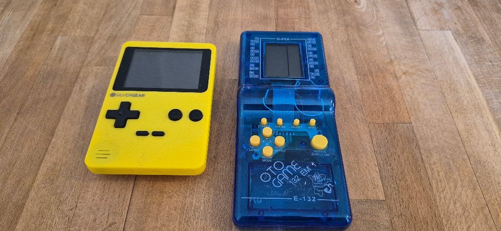 2 computergames , silvergear en oto game tetris ., Ophalen of Verzenden, Zo goed als nieuw