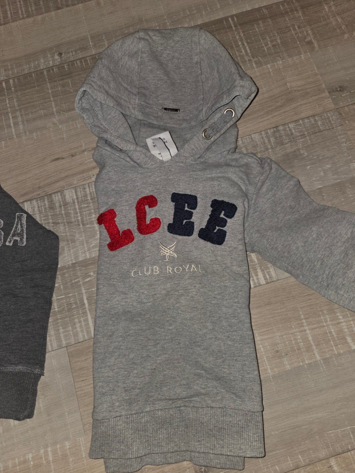 stoere LCEE Hoodie Maat 104 - Grijs, LCEE, Gebruikt, Jongen of Meisje, Trui of Vest