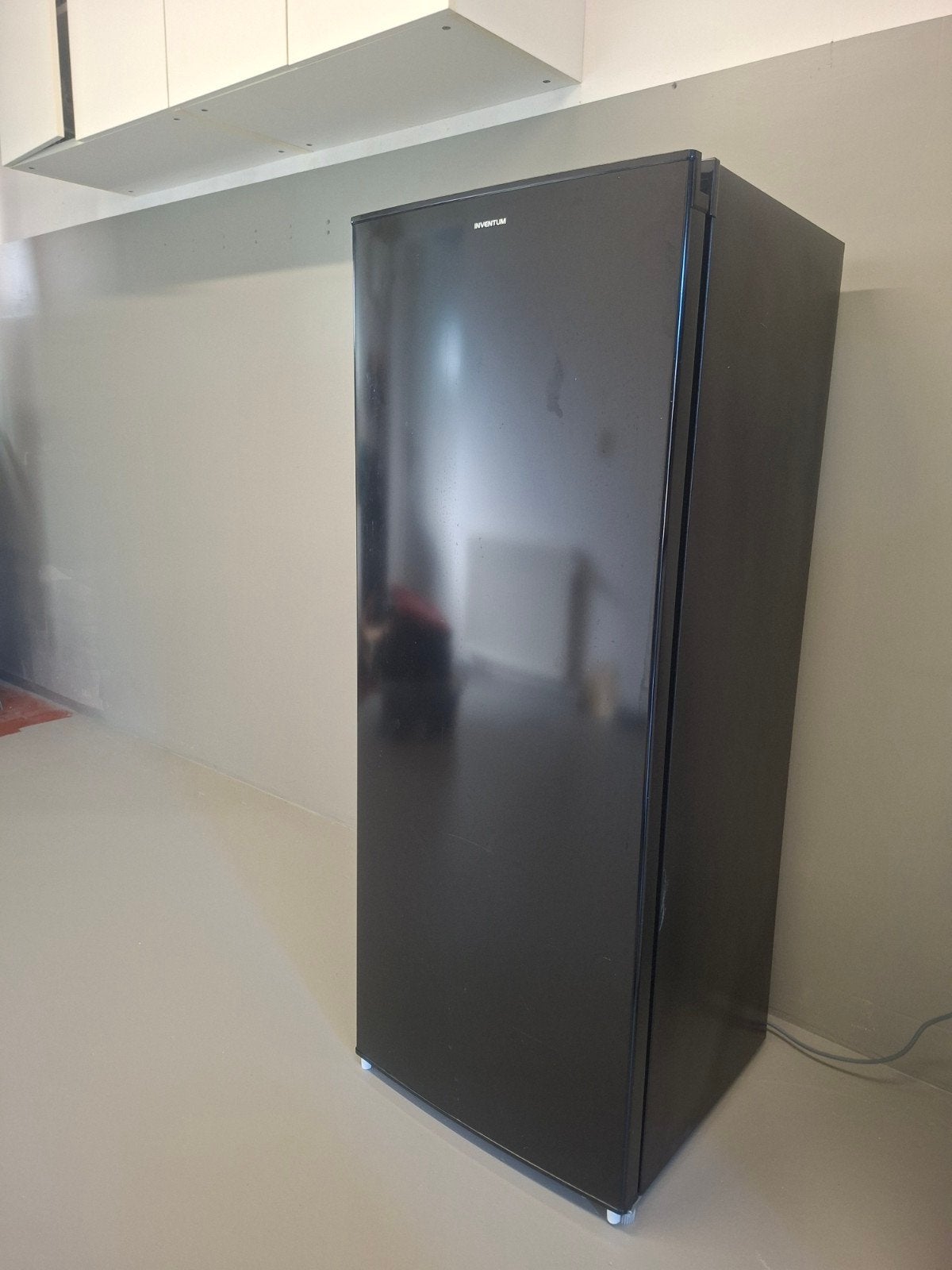 Inventum Koelkast 142 cm hoog - Zwart, Zonder vriesvak, 200 liter of meer, Ophalen of Verzenden, Zo goed als nieuw