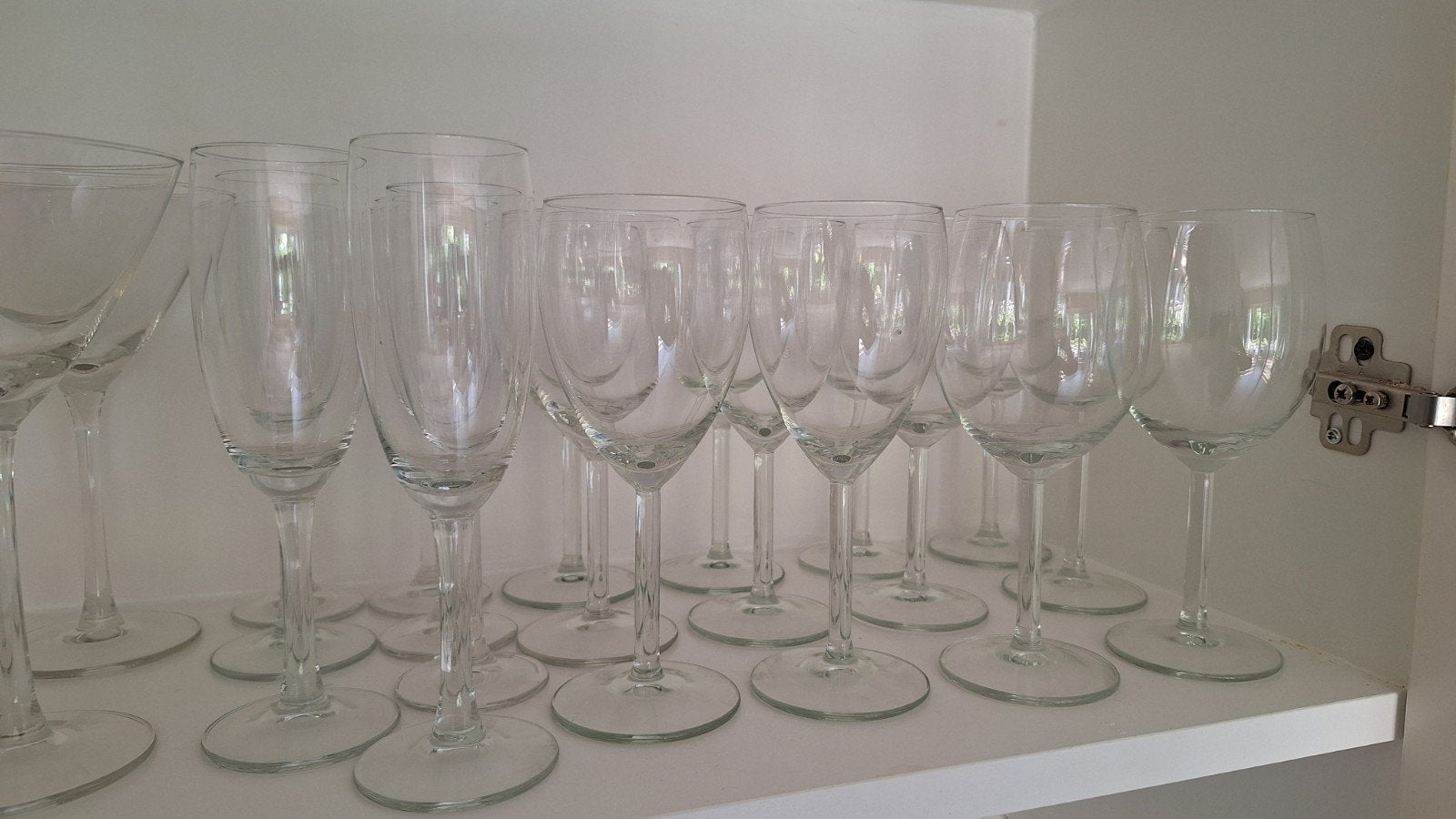 Wijnglazen en champagneglazen, Ophalen