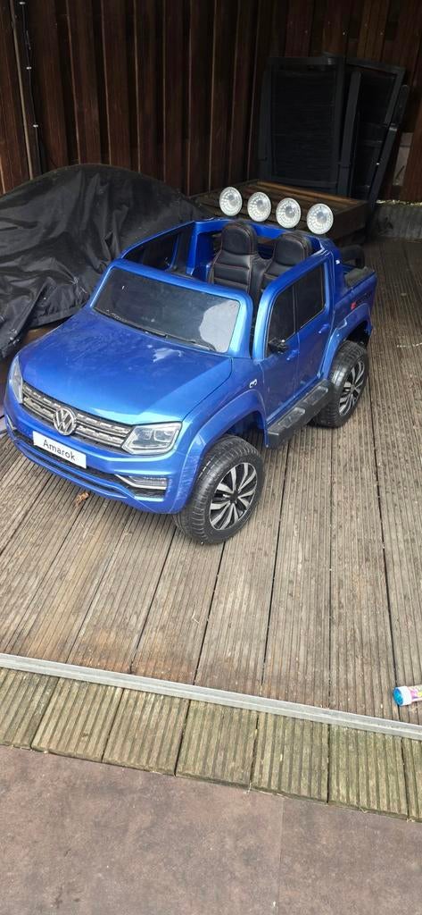 Elektrische kinderauto Volkswagen Amarok 4x4, Ophalen of Verzenden, Gebruikt, Loopvoertuig