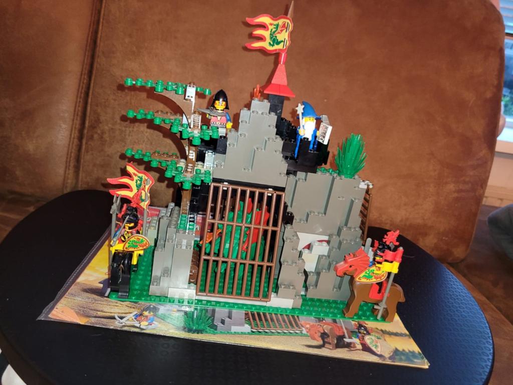 Lego set dragons den 6075 compleet met boekje, Ophalen of Verzenden, Zo goed als nieuw