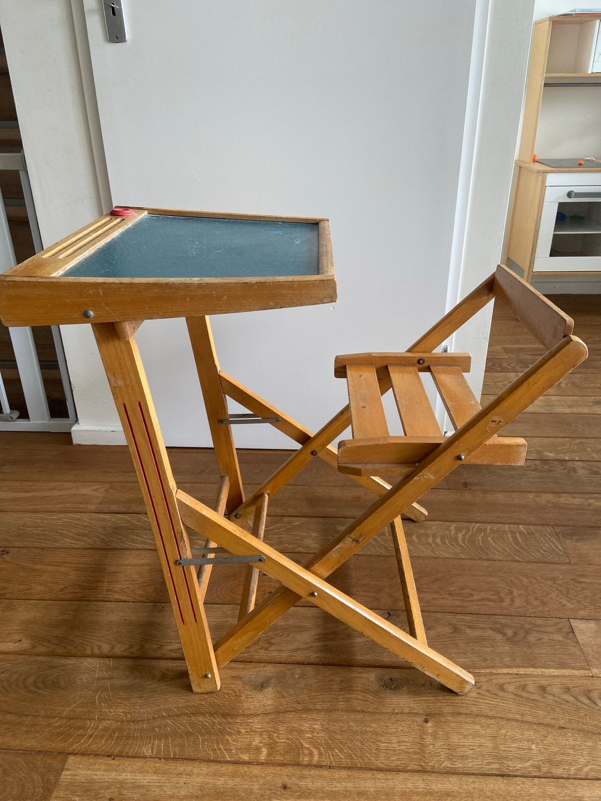 Vintage kinder schoolbankje met krijtbord, Ophalen, Gebruikt, Tafel(s) en Stoel(en)