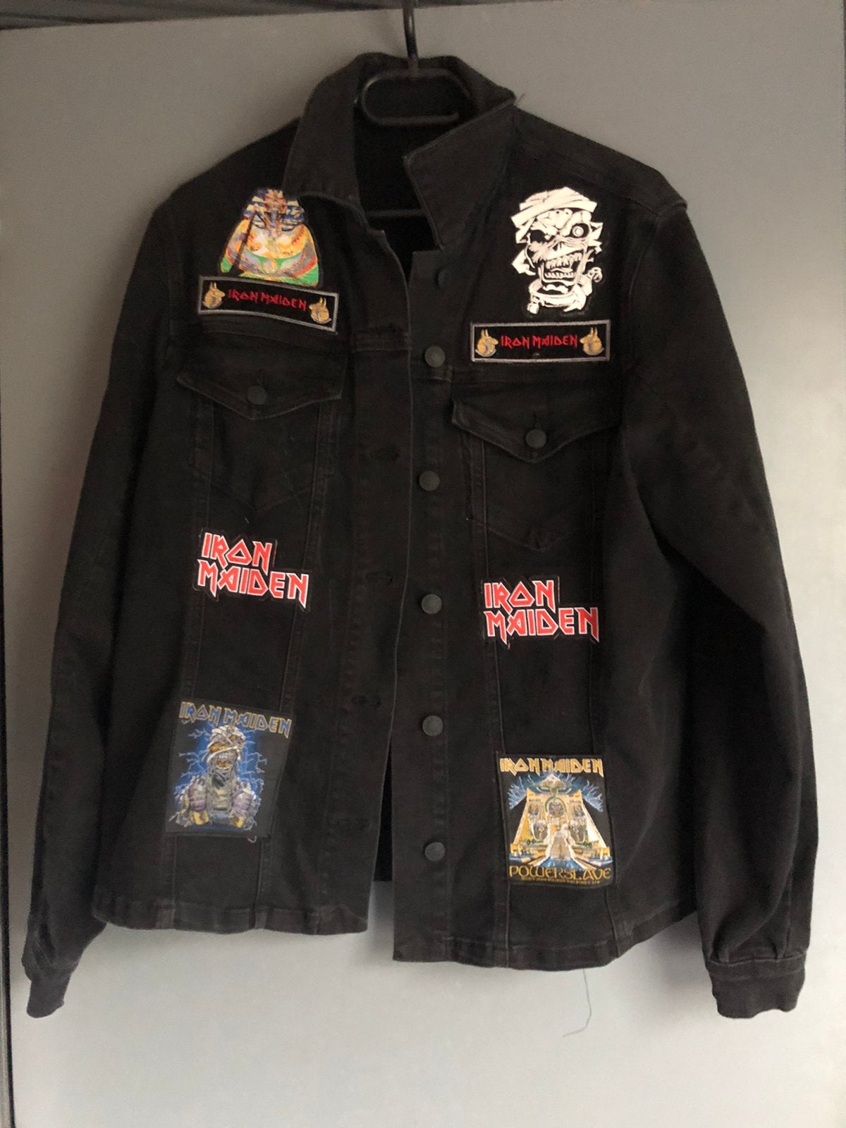 Spijker jas met iron maiden poweslave patches dames 42, Verzamelen, Ophalen of Verzenden, Zo goed als nieuw, Kleding