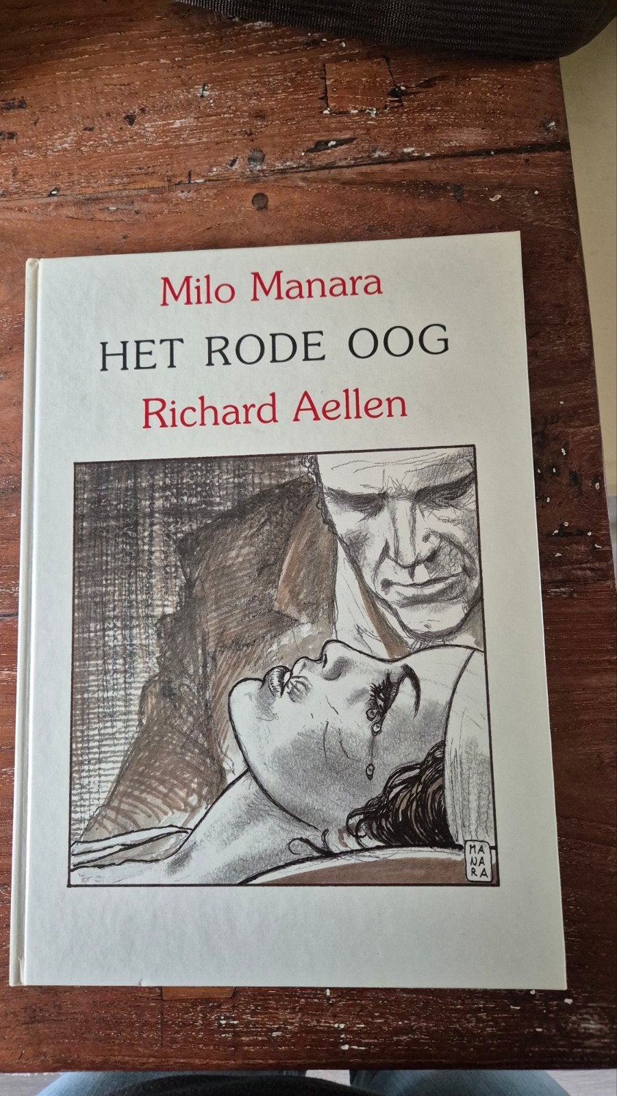 Milo Manara - Het Rode Oog - Richard Aellen, Boeken, Eén stripboek, Ophalen of Verzenden, Zo goed als nieuw, Milo Manara, Richard Aellen