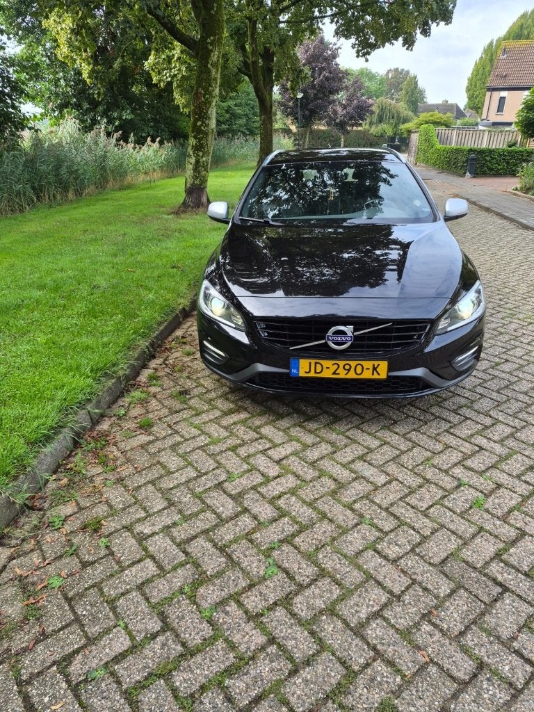 Volvo V60 T3 152pk 2016 Zwart, Auto's, Zwart, 4 cilinders, 1969 cc, Zwart