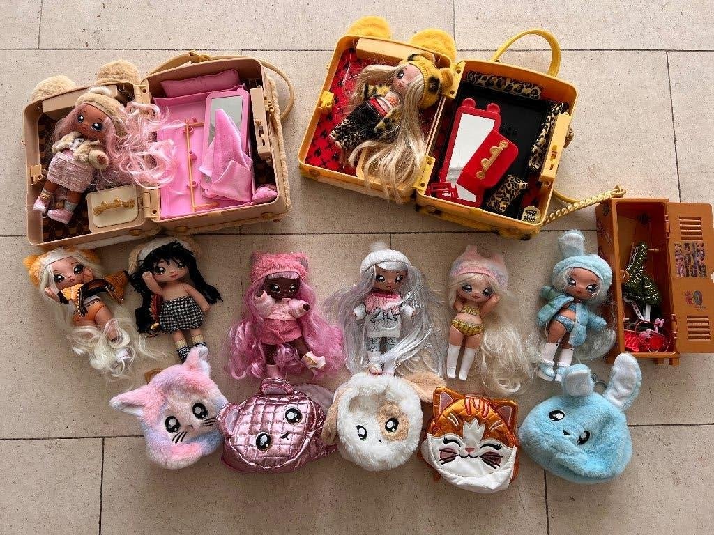 Set Na! Na! Na! Surprise met 8 poppen, 2 rugzakken e.d., Kinderen en Baby's, Ophalen, Zo goed als nieuw, Overige typen