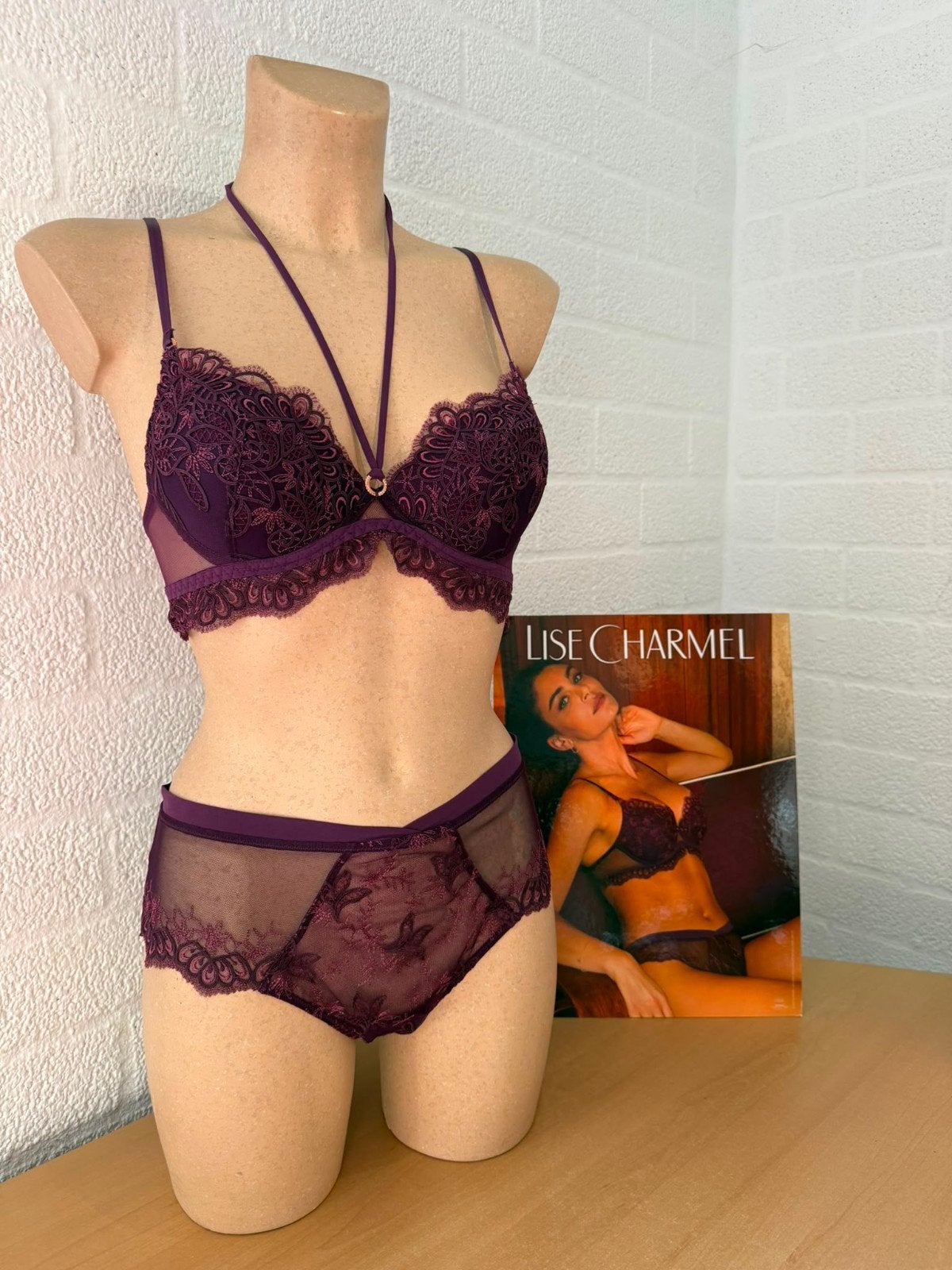 Nieuw Lise Charmel lingerieset, Kleding | Dames, Ondergoed en Lingerie, Ophalen of Verzenden, Setje
