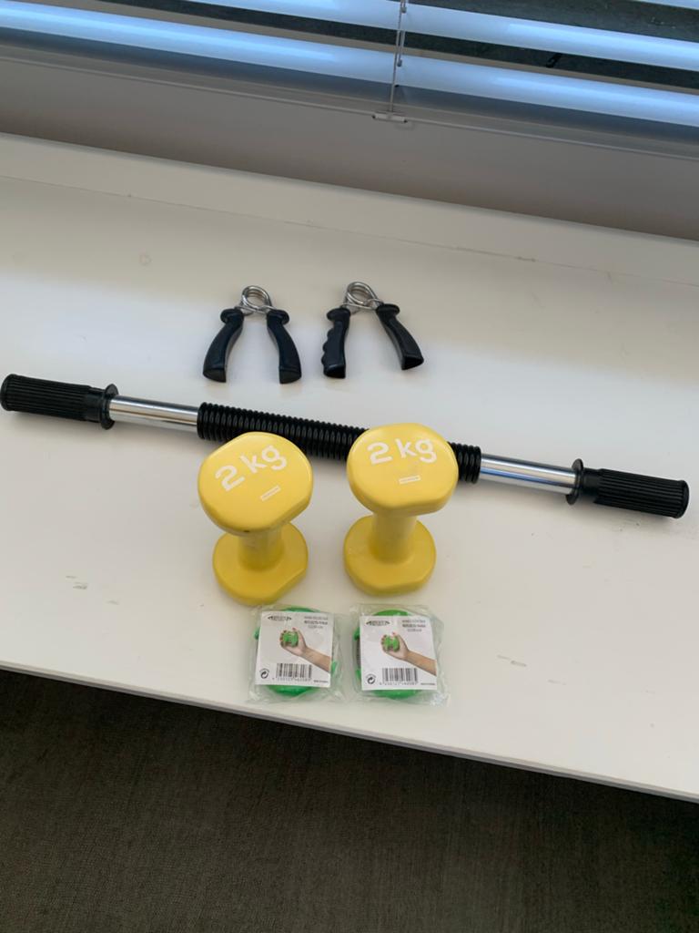 Fitness set: dumbbells, handknijpers en power twister, Ophalen, Gebruikt, Armen, Dumbbell