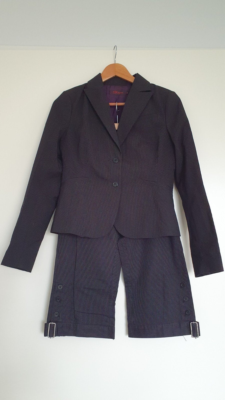 Steps zwart grijs krijtstreep jasje en capribroek 36, Kleding | Dames, Ophalen of Verzenden, Zo goed als nieuw, Maat 36 (S), Zwart
