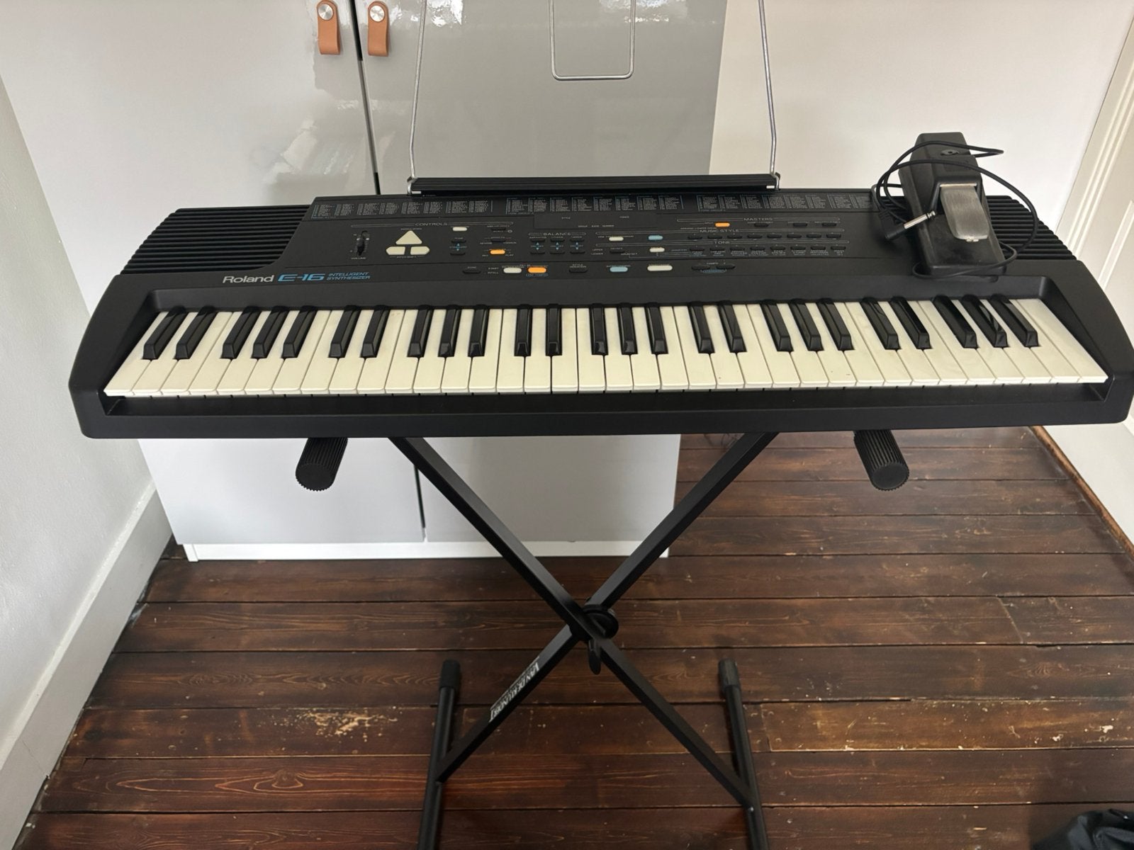 Roland E-16 Intelligent Synthesizer – compleet, Ophalen, Gebruikt, 61 toetsen, Roland