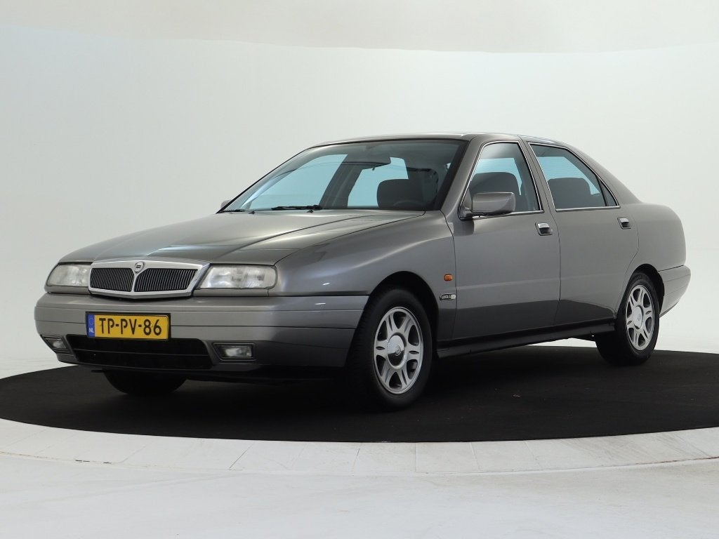 Lancia Kappa 2.4 LS 1998 Grijs NAP, Auto's, Voorwielaandrijving, Kappa, Beige, Origineel Nederlands