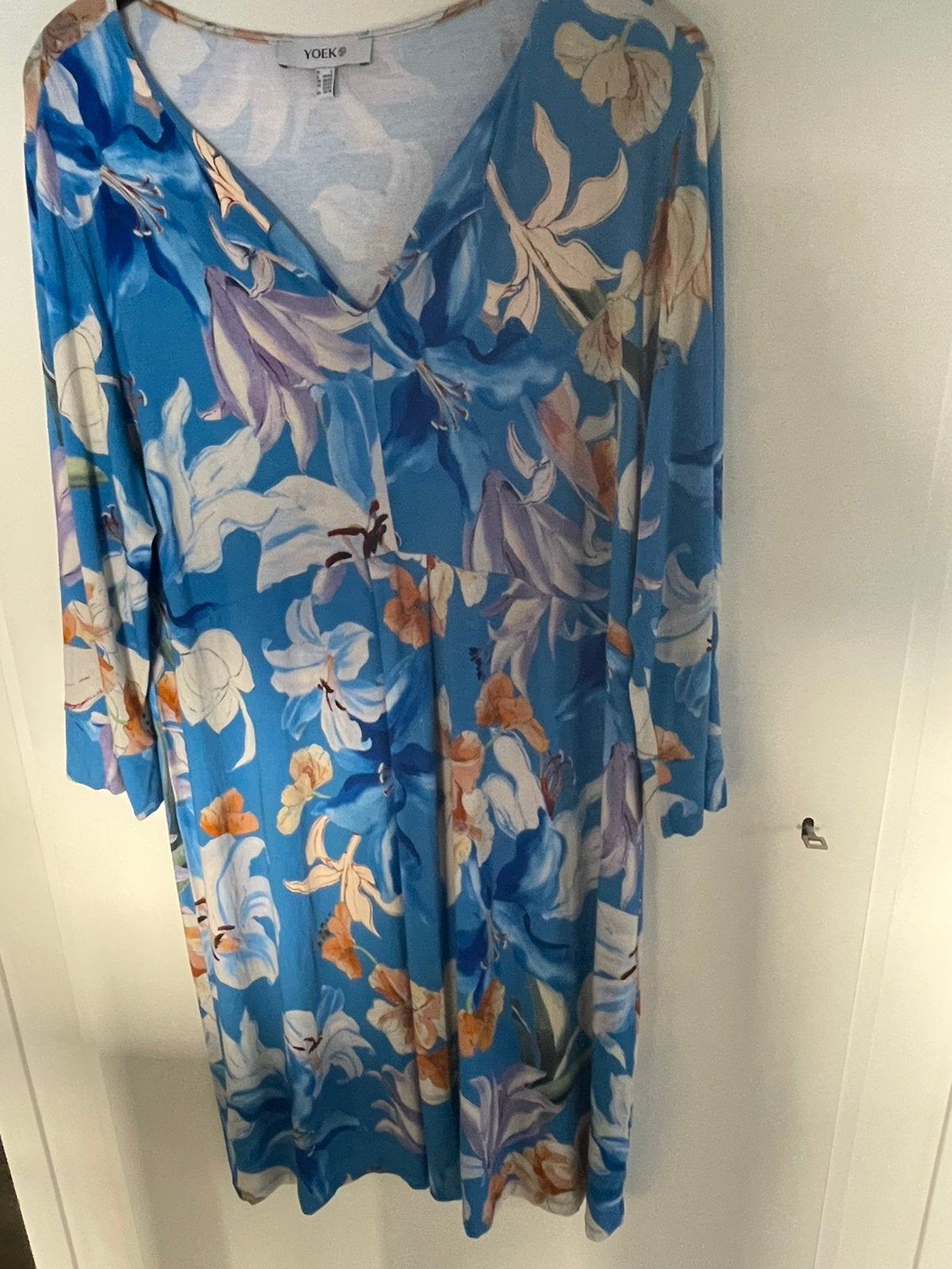 Yoek fleurige jurk mt L (46/48) aquablauwe achtergrond, Ophalen of Verzenden, Zo goed als nieuw, Overige kleuren, Jurk