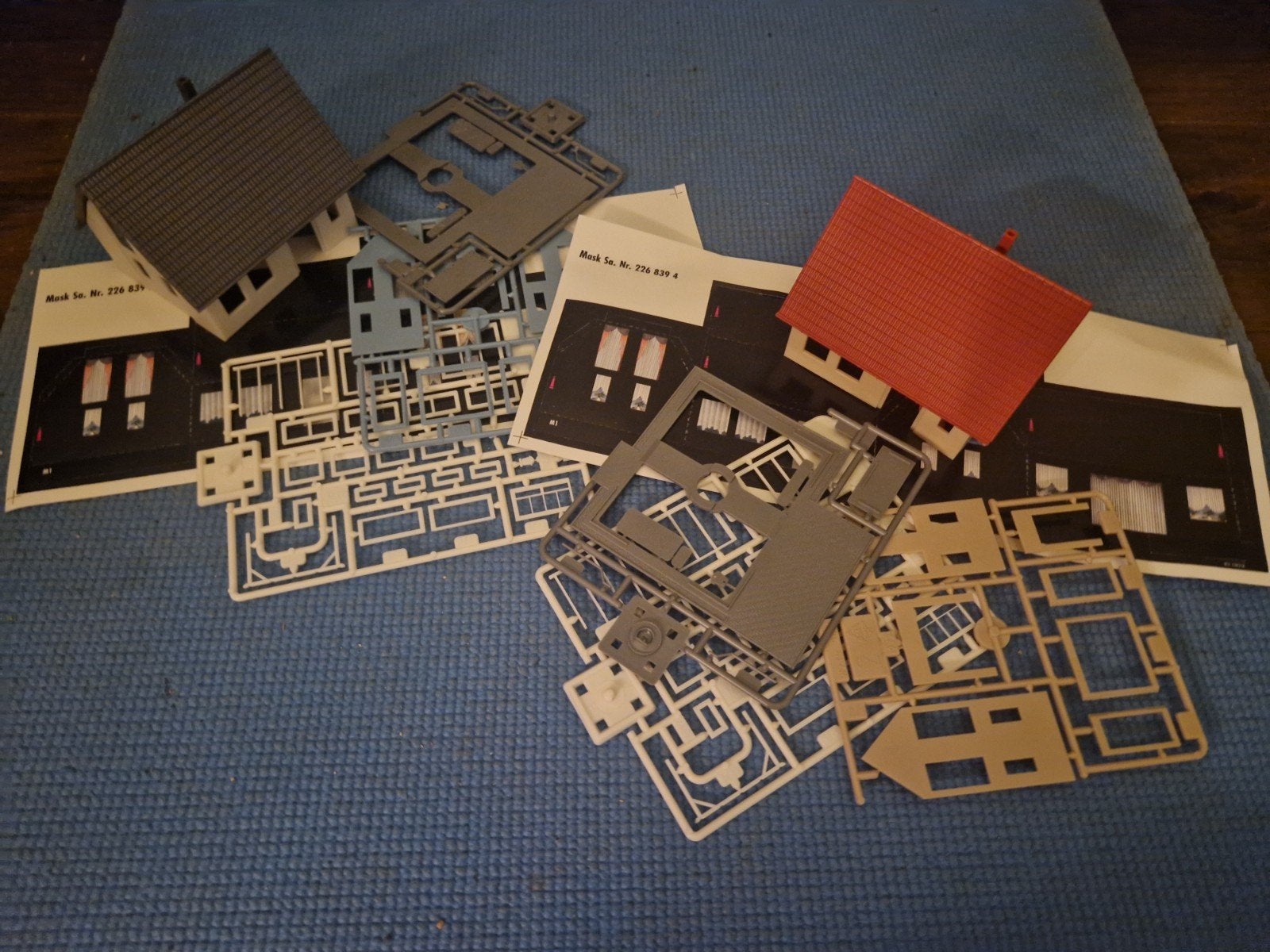 Faller 2 woningen. Nog af te bouwen. Samen € 8,-, Ophalen of Verzenden