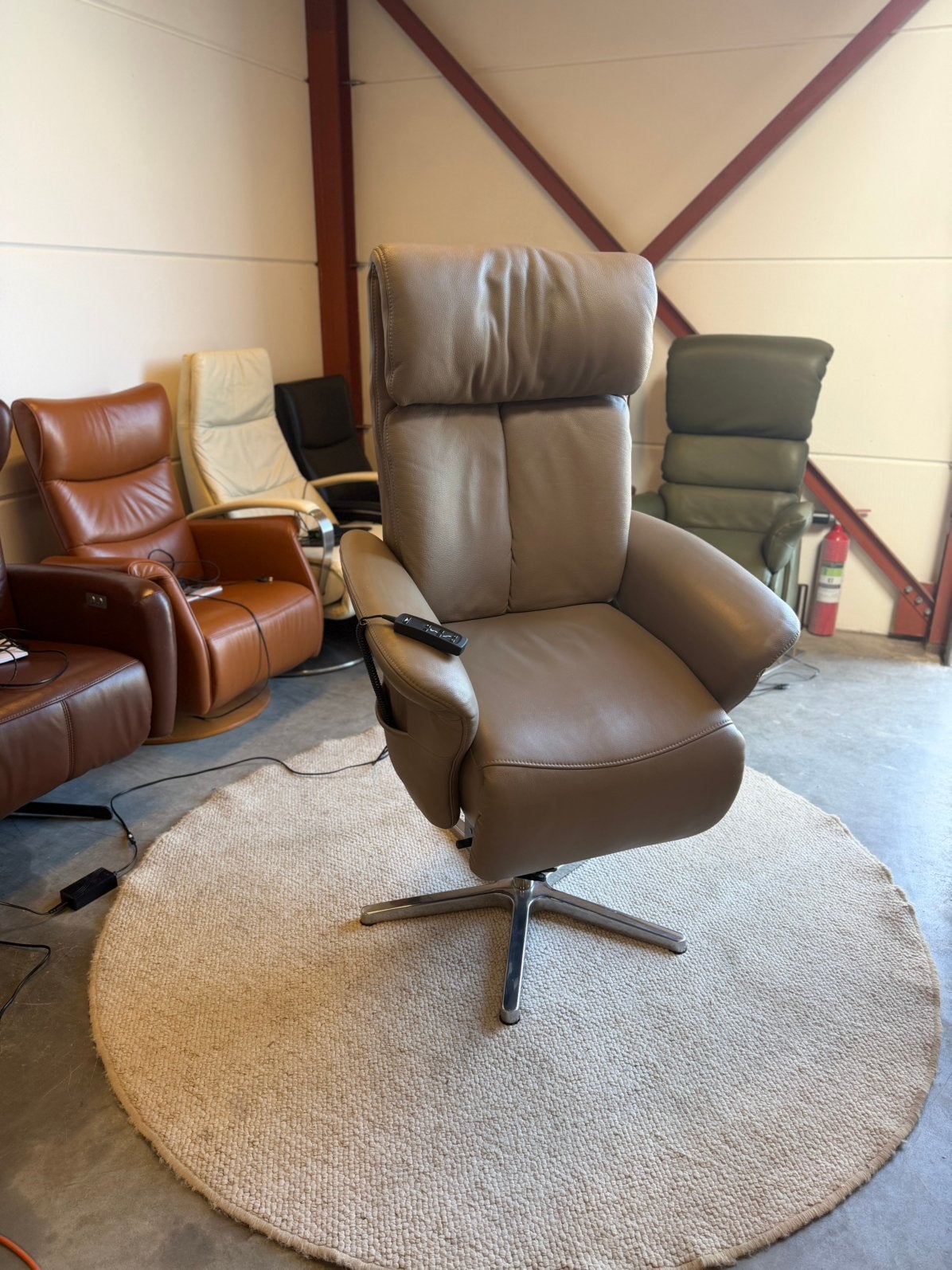 Leren relax fauteuil sta op stoel relaxfauteuil Meubelzorg, 2871SK, Verzenden, Mariansoliak8@gmail.com, Zo goed als nieuw