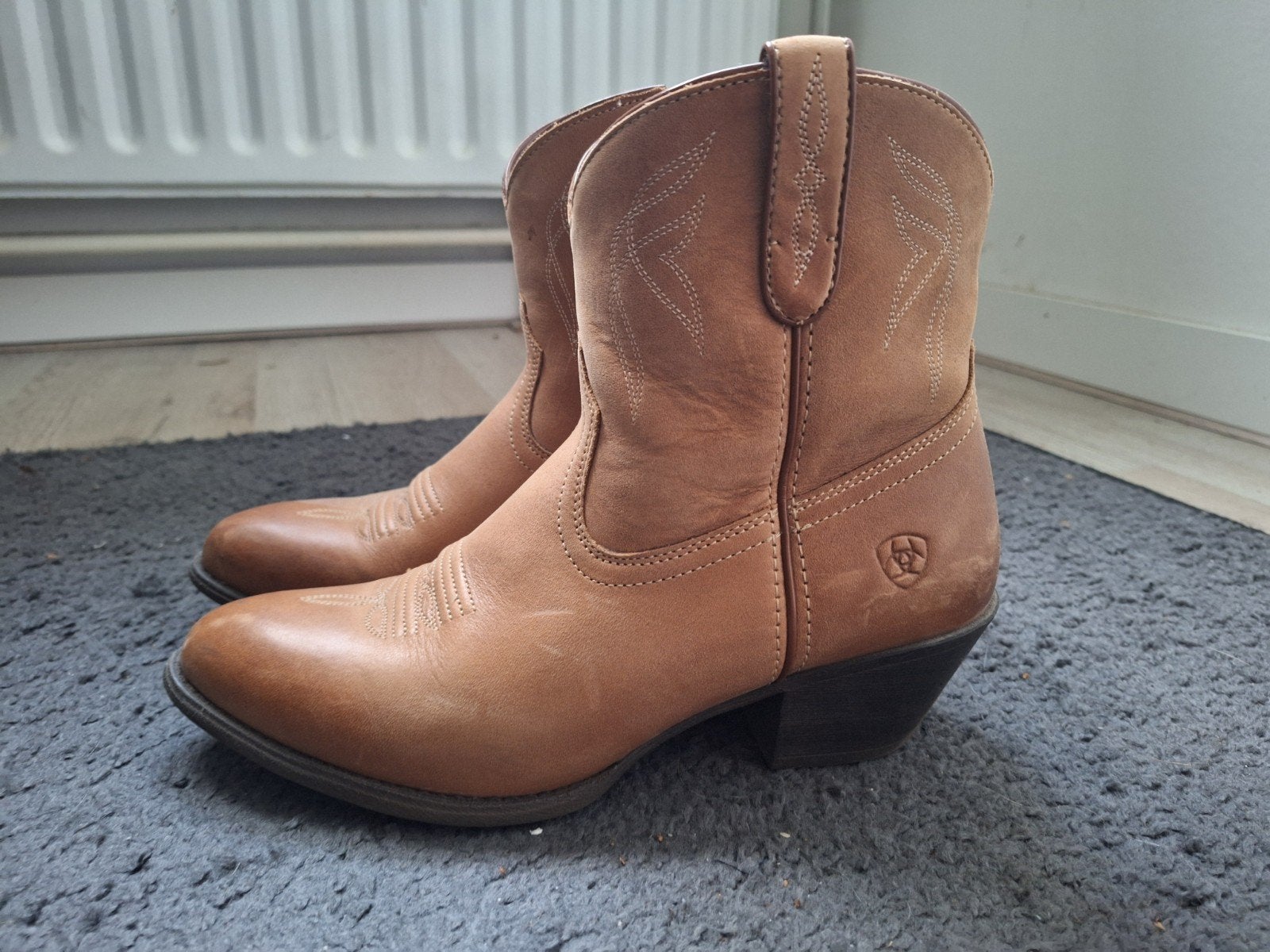 Ariat cowboylaarzen Darlin -  Zo goed als nieuw, Ophalen, Zo goed als nieuw, Bruin, Hoge laarzen