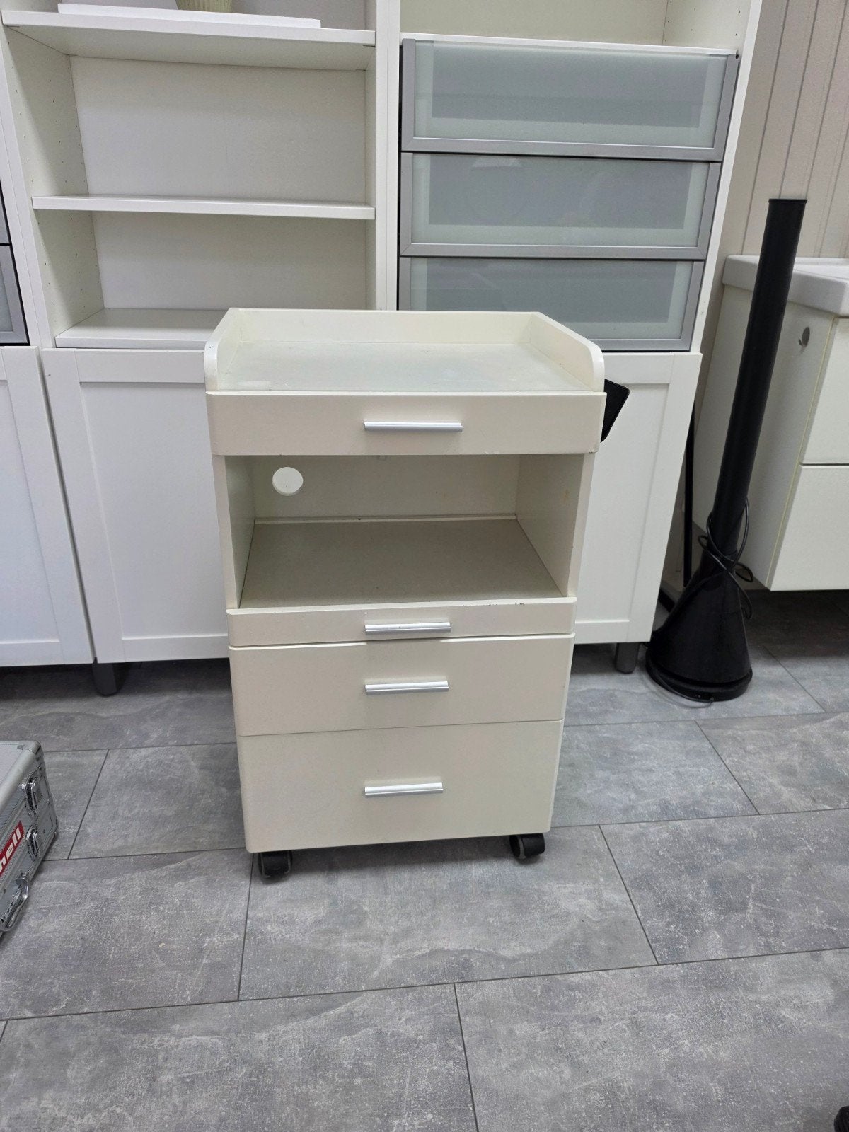 Kastje op wielen met 3 lades en uitschuifbare plank, Ophalen, Overige materialen, Minder dan 50 cm, Gebruikt