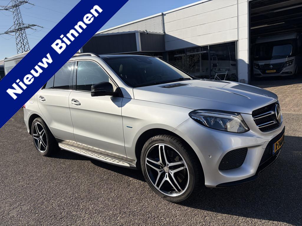 Mercedes-Benz GLE 500 e 4MATIC AMG Trekhaak Elektr. Stoelen, Auto's, Mercedes-Benz, Automaat, Gebruikt, 2000 kg, GLE