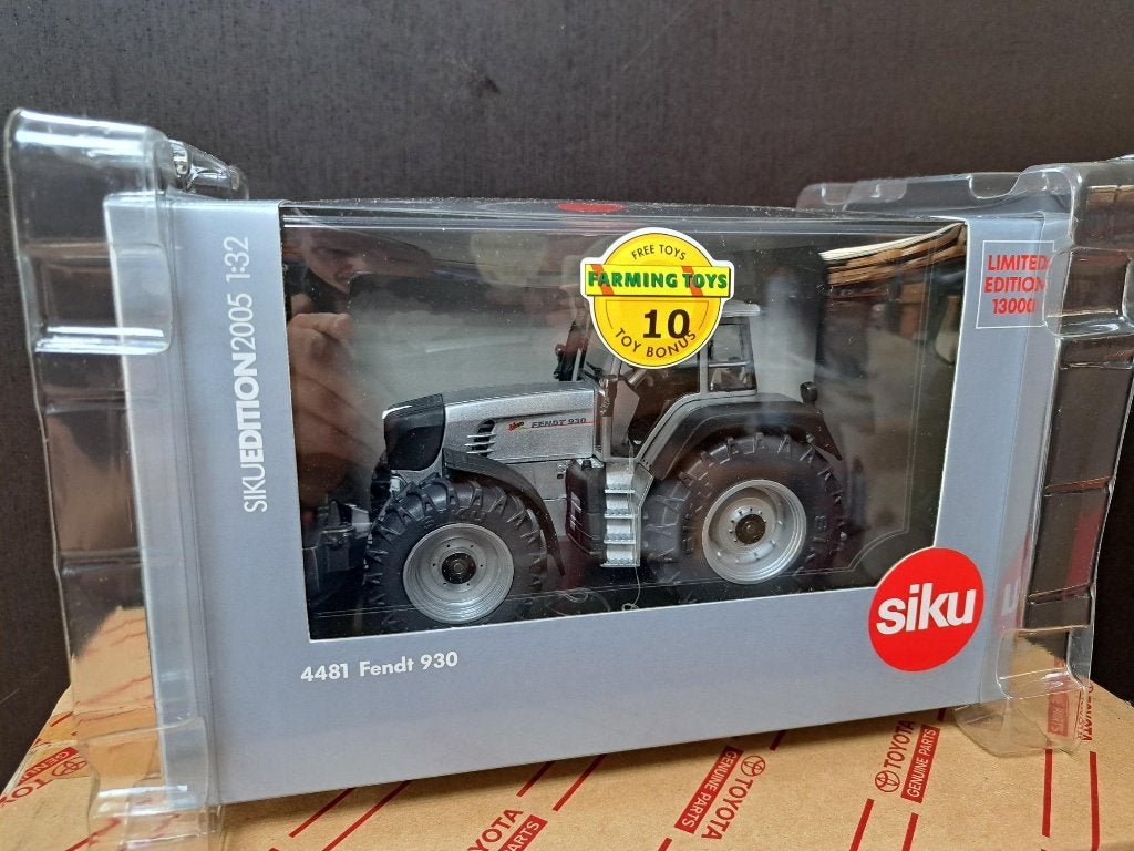 SIKU 4481 EDITION 2005 " Fendt 930 " 1:32 Vitrine tractor, Ophalen of Verzenden, Nieuw, Tractor of Landbouw, SIKU