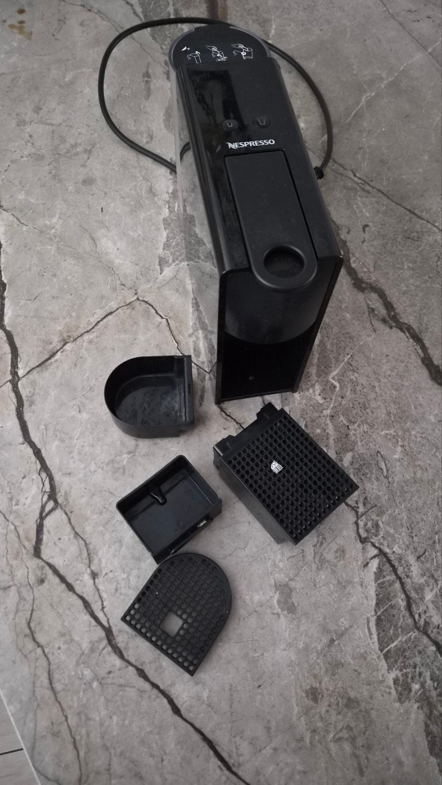 Nespresso Krups Essenza Mini - Zwart, Witgoed en Apparatuur, Gebruikt, Espresso apparaat, Ophalen of Verzenden, 1 kopje