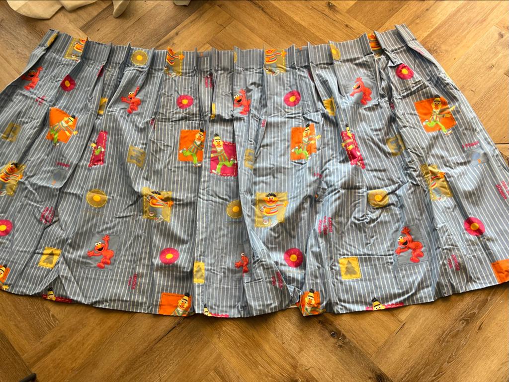 2x Bert en Ernie verduisterende gordijnen - Blauw, Huis en Inrichting, Blauw, 100 tot 150 cm, 150 tot 200 cm, Ophalen of Verzenden