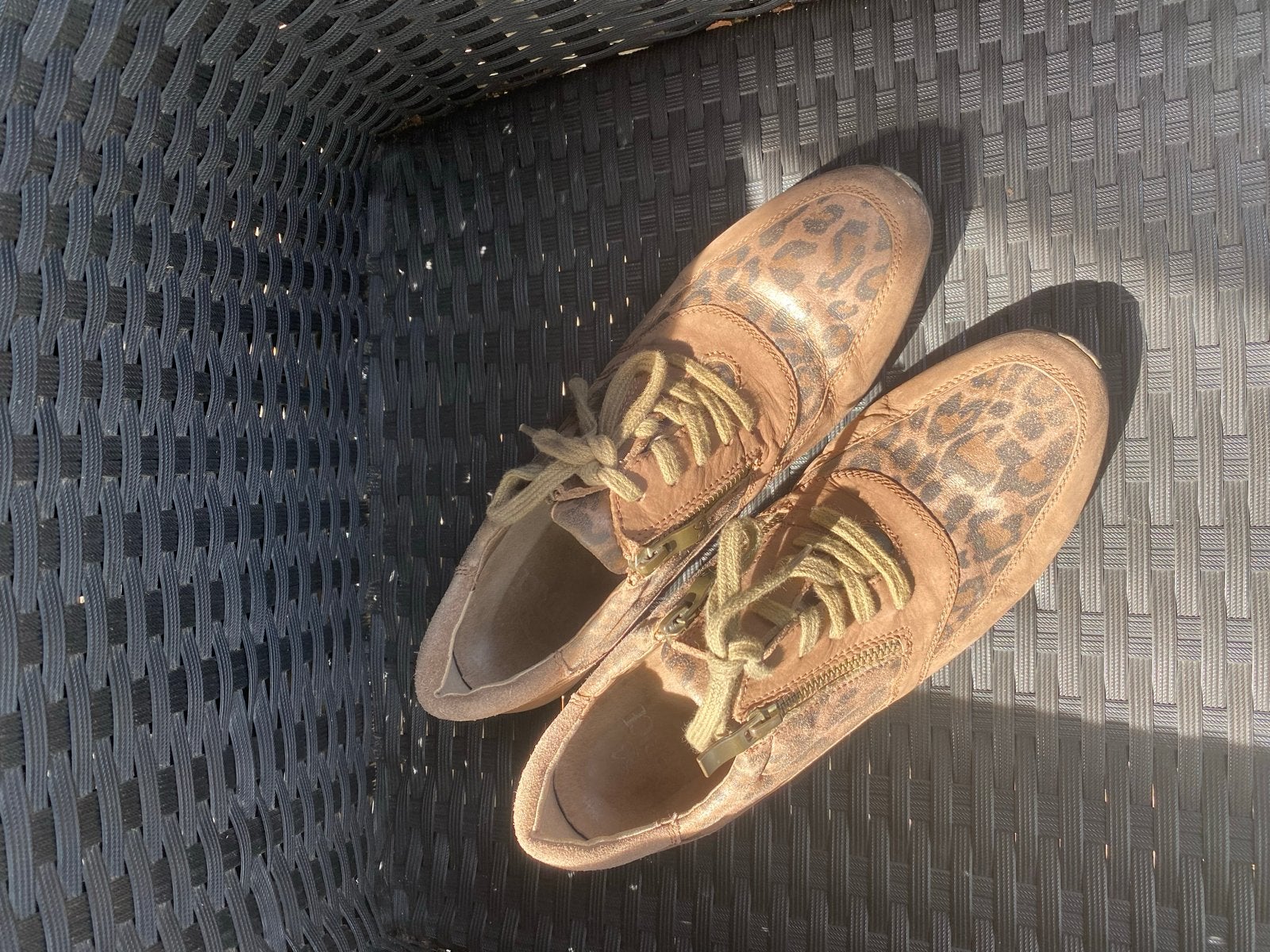 Caprice schoenen - Zo goed als nieuw, Ophalen of Verzenden, Zo goed als nieuw, Bruin, Sneakers of Gympen