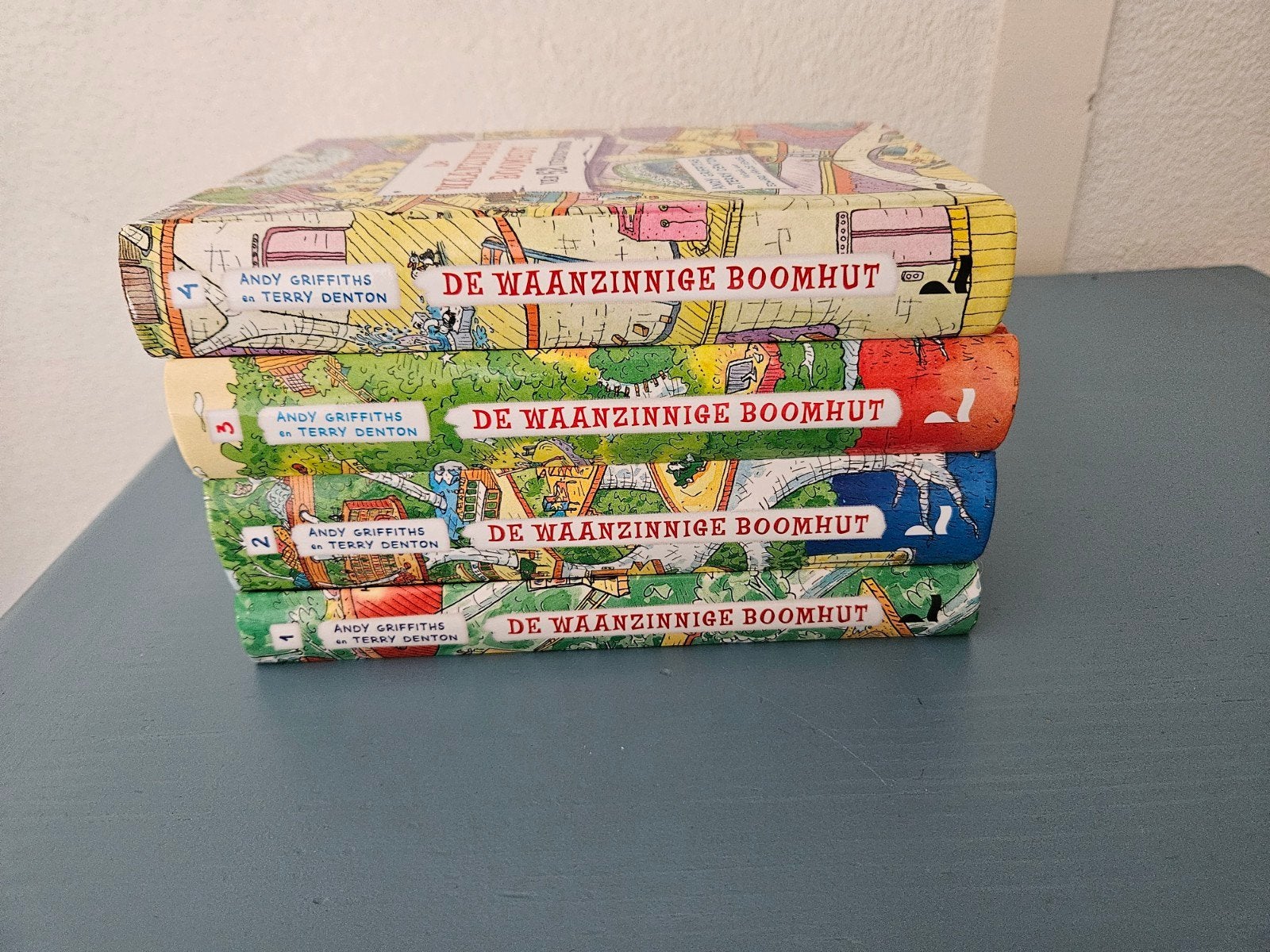 De Waanzinnige Boomhut serie - 4 delen, Boeken, Ophalen of Verzenden, Zo goed als nieuw, Andy Griffiths en Terry Denton, Fictie