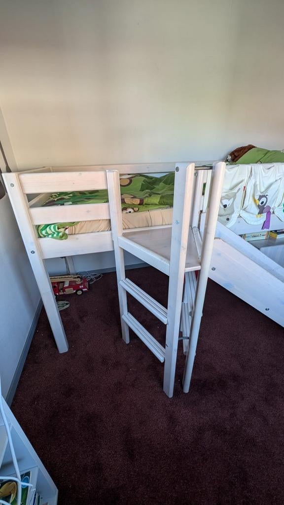 Flexa kinderkamer, bed, glijbaan, bureau en bedversiering, Ophalen, 85 tot 100 cm, Gebruikt, Hoogslaper of Stapelbed