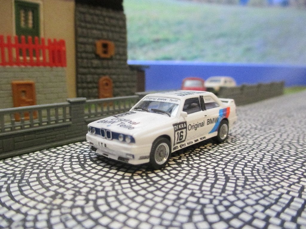 BMW E30 M3 - Herpa BMW Original Teile Dekra #18 Heger, Ophalen of Verzenden, Zo goed als nieuw, Auto, Herpa
