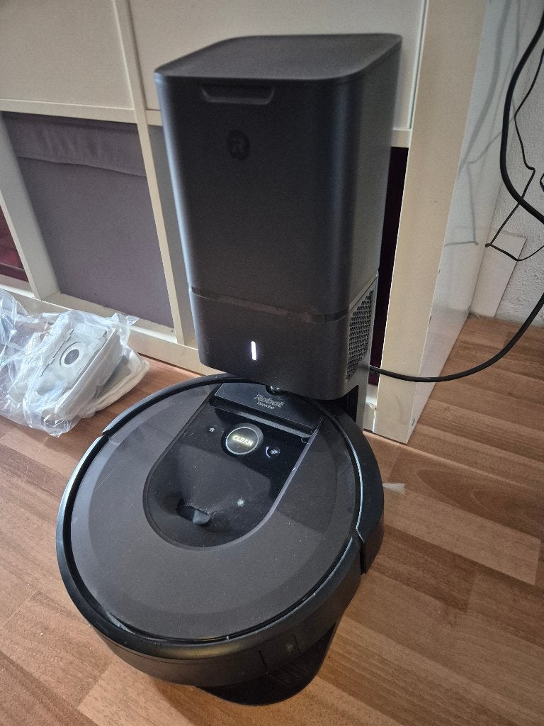 iRobot Roomba i7+ robotstofzuiger + accessoires, Ophalen, Gebruikt, IRobot, Robotstofzuiger