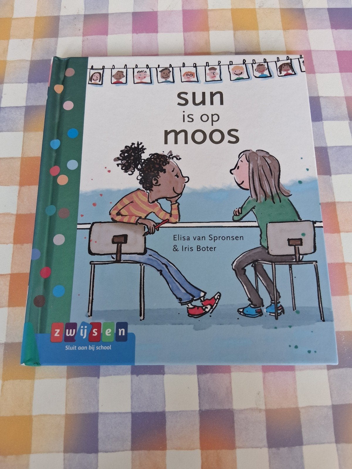 boek sun is op moos - avi M3, Boeken, Ophalen of Verzenden, Gelezen, Fictie algemeen