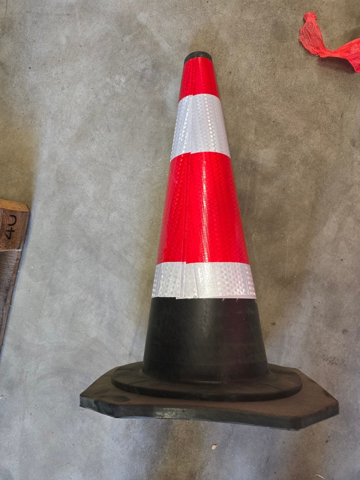 Verkeerskegel met reflecterende strepen, Doe-het-zelf en Verbouw, Overige Doe-het-zelf en Verbouw, Ophalen of Verzenden, Gebruikt
