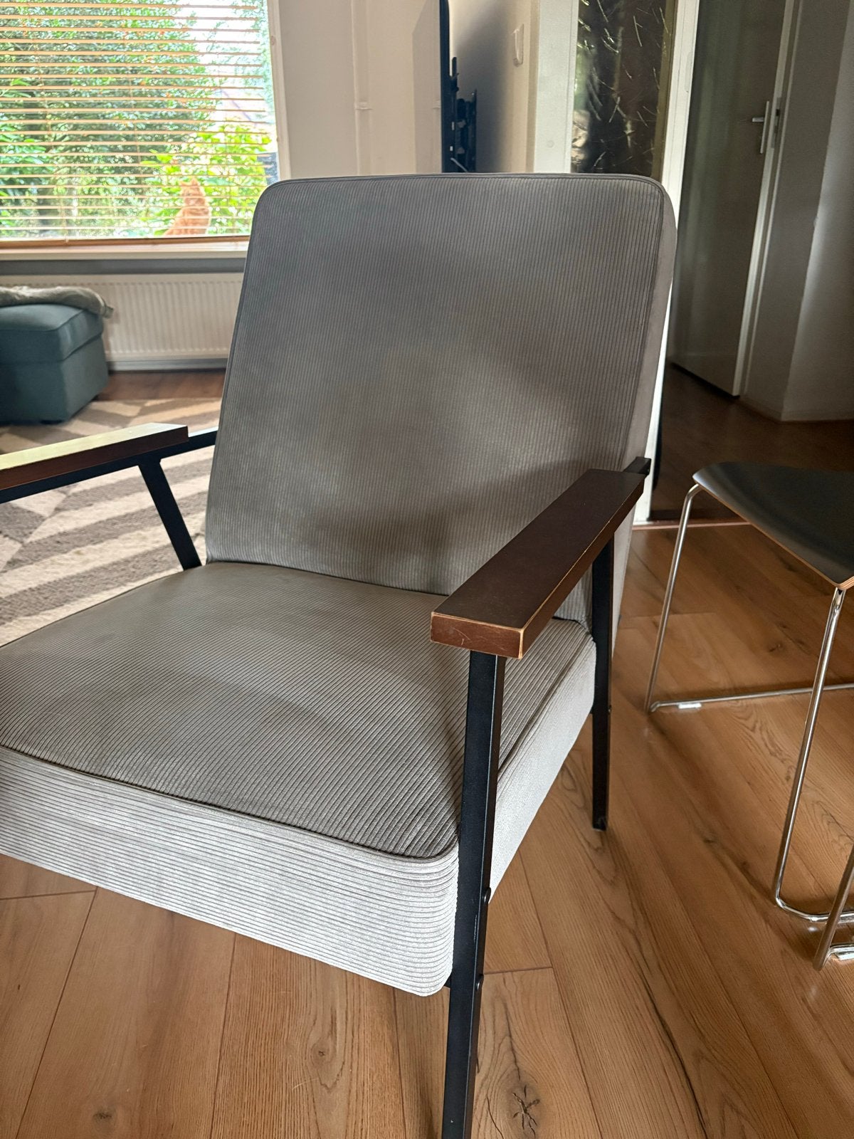 WOOOD Fauteuil Exclusive 'Rhino' Ribstof Grijs, Ophalen, 75 tot 100 cm, Zo goed als nieuw, 50 tot 75 cm