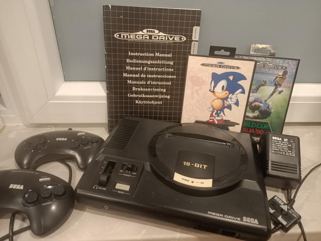 Sega Mega Drive console met 2 controllers en games, Spelcomputers en Games, Games | Sega, Ophalen of Verzenden, Gebruikt