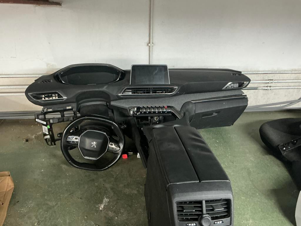 Compleet Dashboard Peugeot 5008, Auto-onderdelen, Dashboard en Schakelaars, Ophalen of Verzenden, Gebruikt, Peugeot