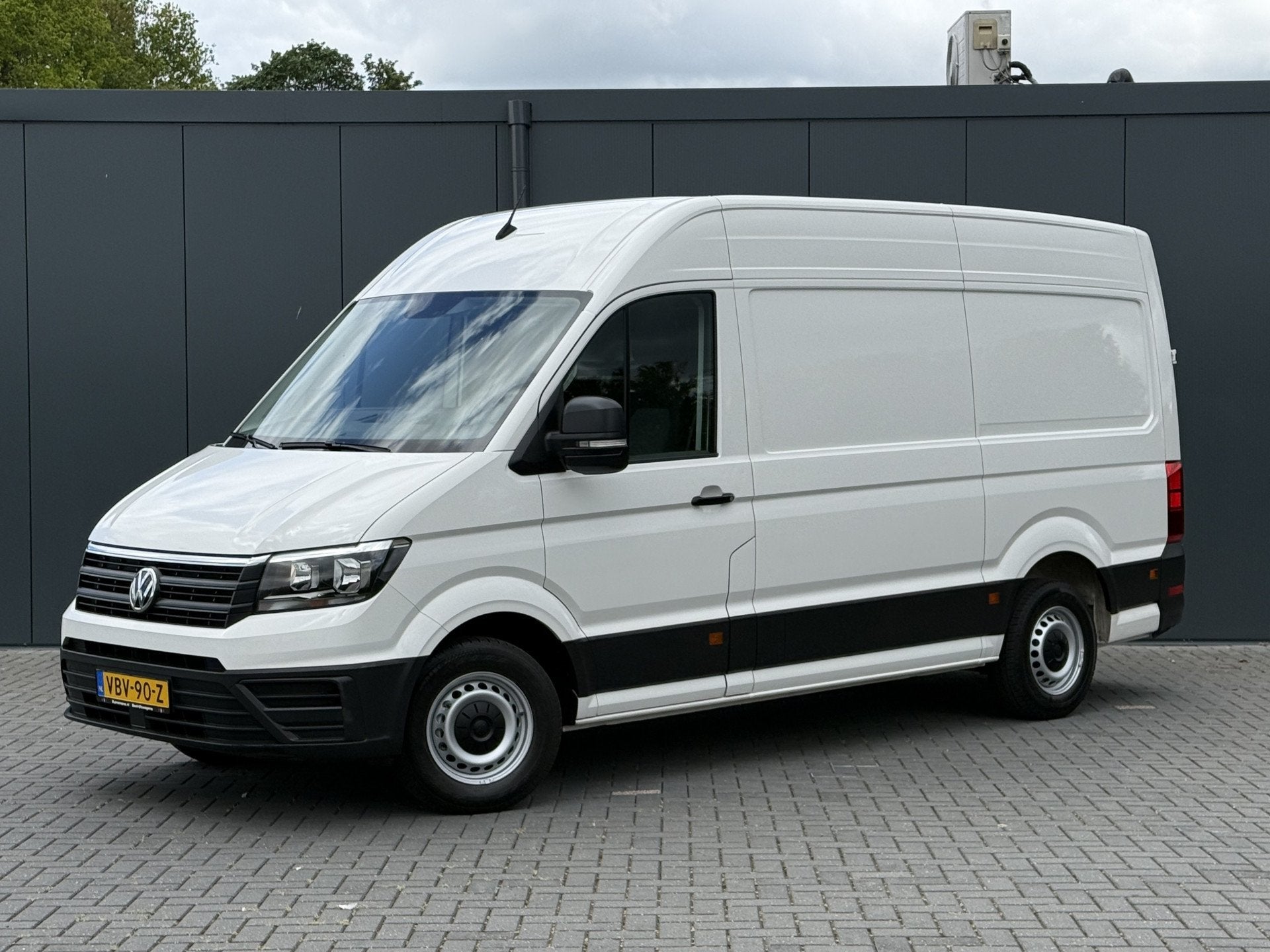 Volkswagen Crafter 2.0 TDI 141 PK / L3H3 / 1e EIGENAAR / ZEE, Voorwielaandrijving, Gebruikt, Euro 6, 4 cilinders