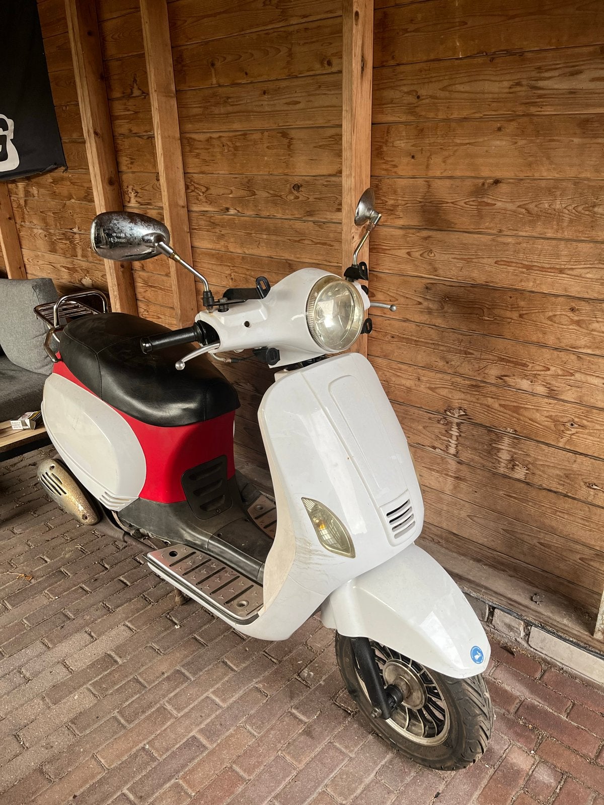 Scooter - Wit/Rood en Zwart model, Ophalen, Gebruikt, Benzine, Overige merken