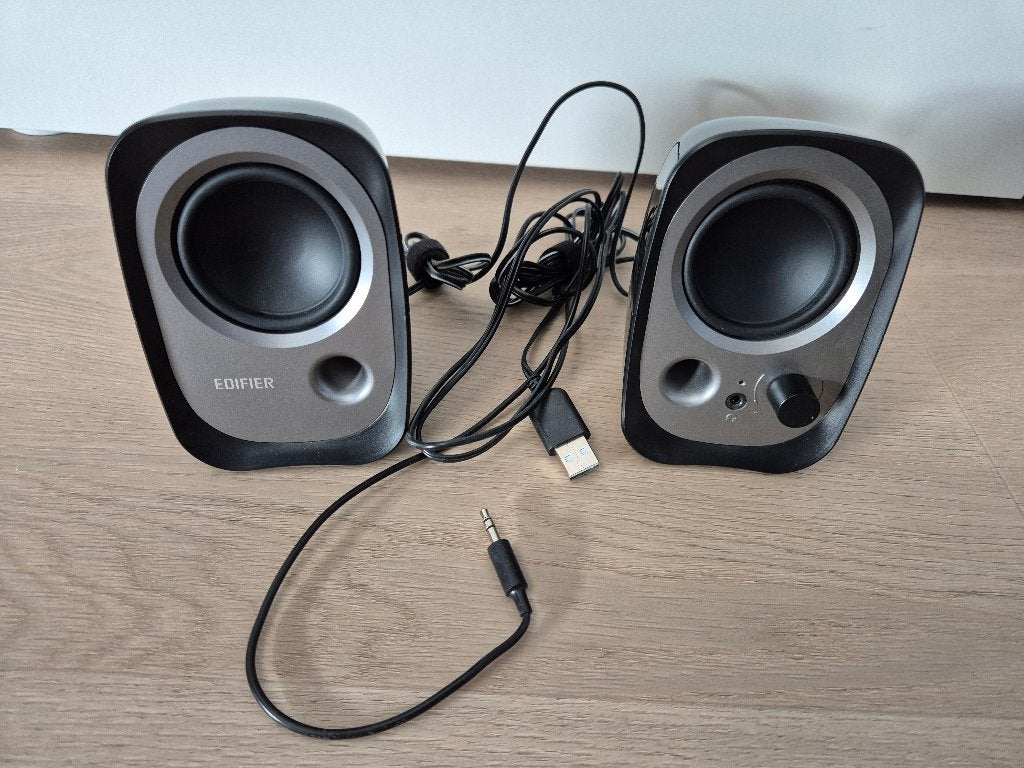 Edifier R12U 2.0 speakerset - Compact en USB-gevoed, Ophalen of Verzenden, Zo goed als nieuw, Audiokanaal 2, Edifier