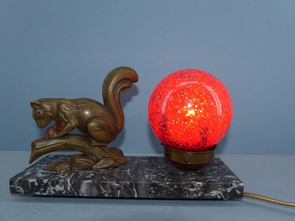 art deco tafellampje met eekhoorn op marmer, Antiek en Kunst, Antiek | Lampen, Ophalen of Verzenden