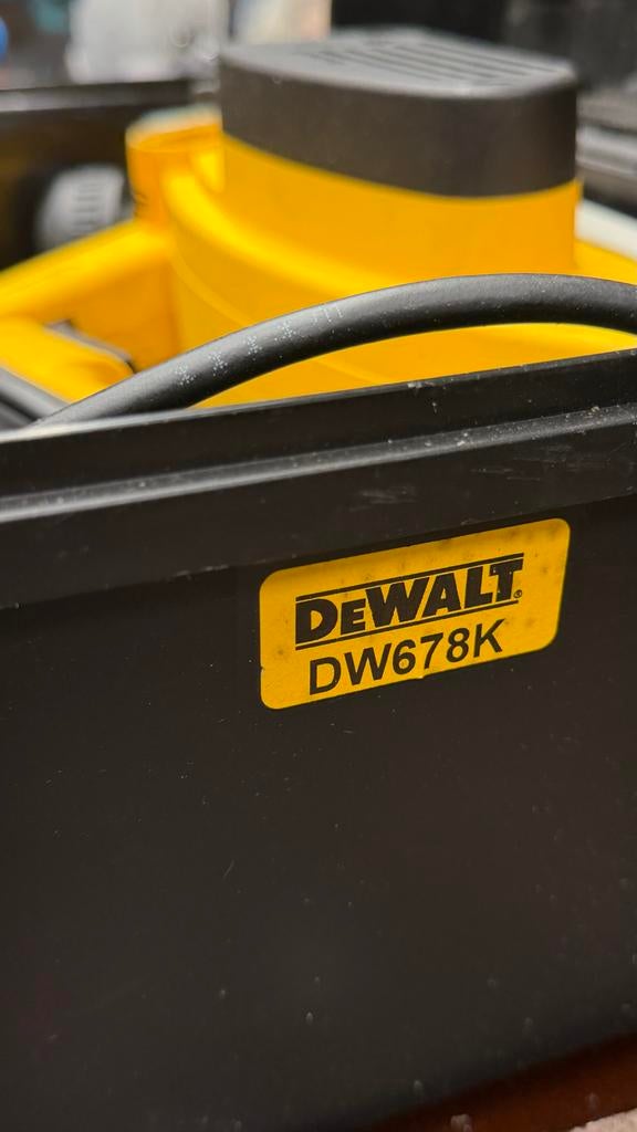 DeWalt DW678K Elektrische Schaafmachine, Doe-het-zelf en Verbouw, Schaafmachines, Ophalen of Verzenden, Gebruikt, Elektrisch
