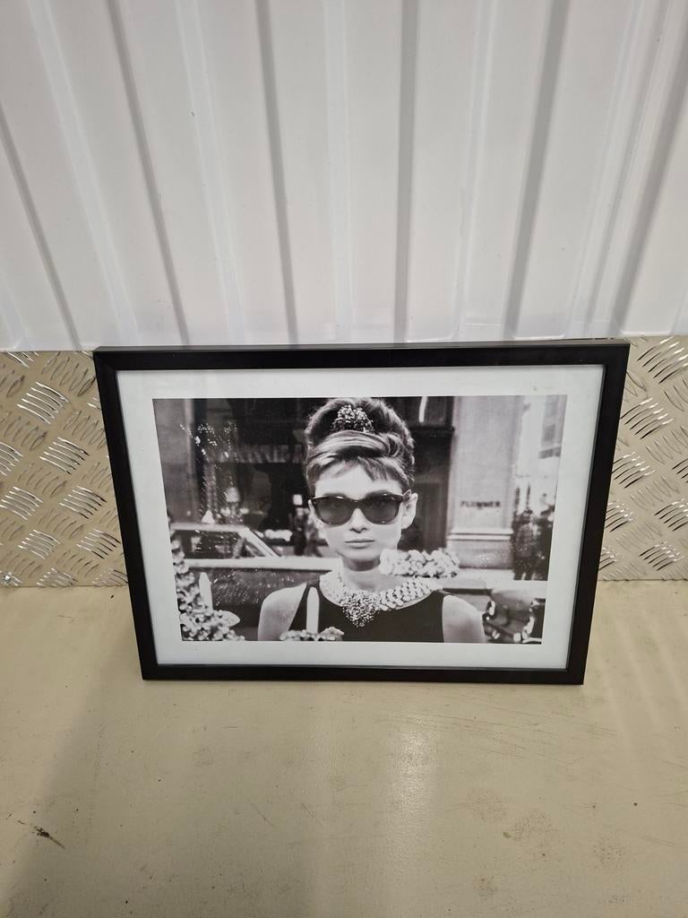Audrey Hepburn ingelijste poster, Minder dan 50 cm, Ophalen of Verzenden, Zo goed als nieuw, Foto of Poster