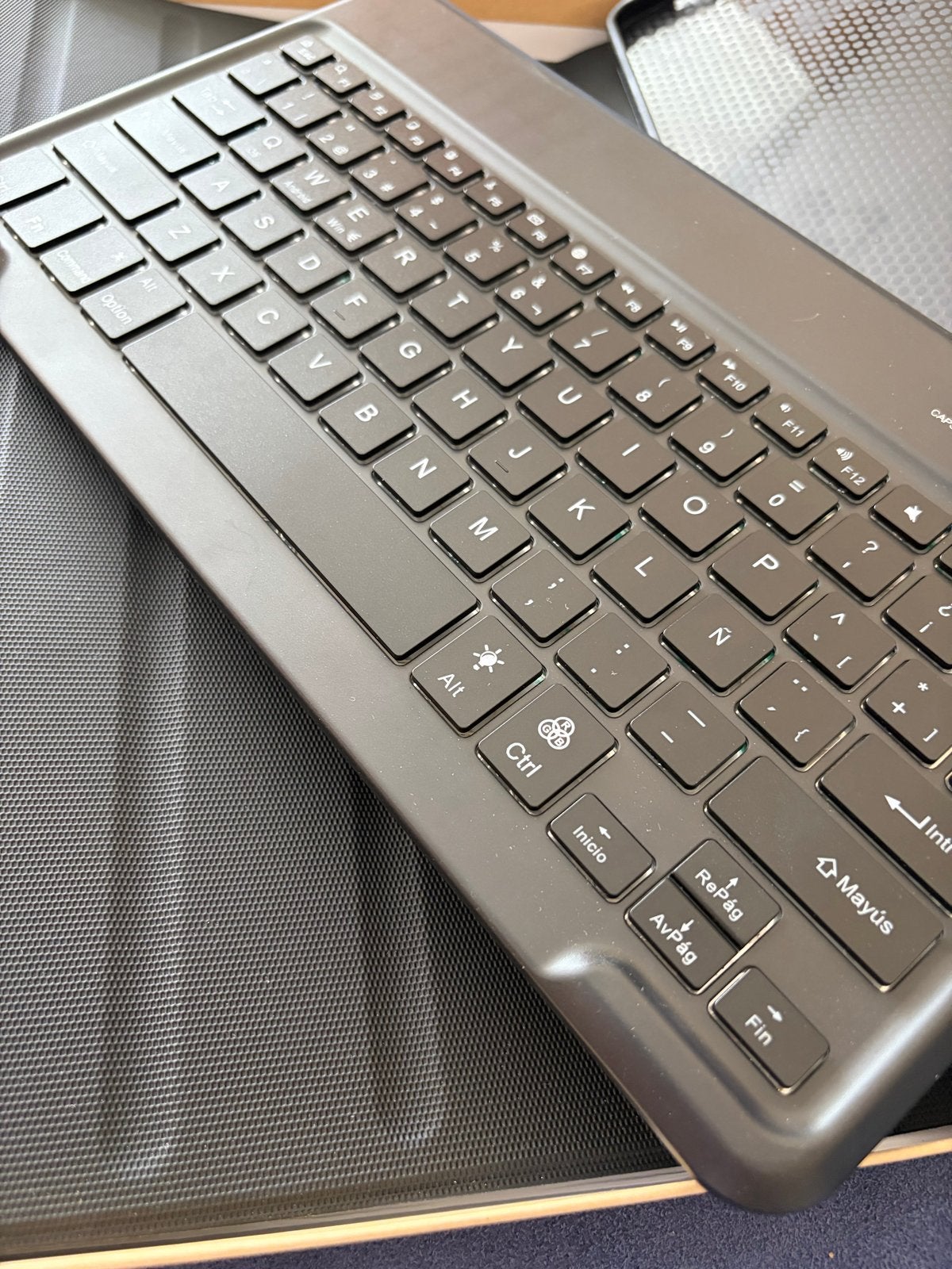 Nieuwe Laptophoes met Magnetisch Toetsenbord, Computers en Software, Ophalen of Verzenden, 13 inch, Nieuw