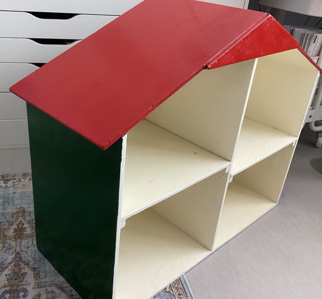 Poppenhuis met meubeltjes, Ophalen, Zo goed als nieuw, Poppenhuis