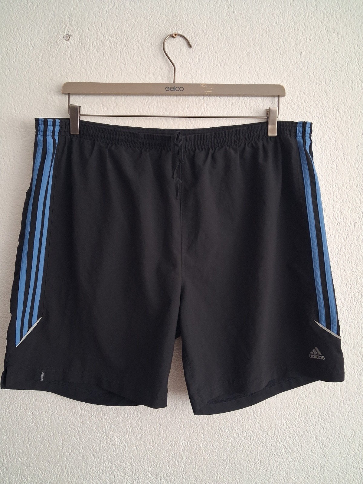 Adidas  Korte broek  Maat  XL, Ophalen of Verzenden, Zo goed als nieuw, Maat 56/58 (XL)