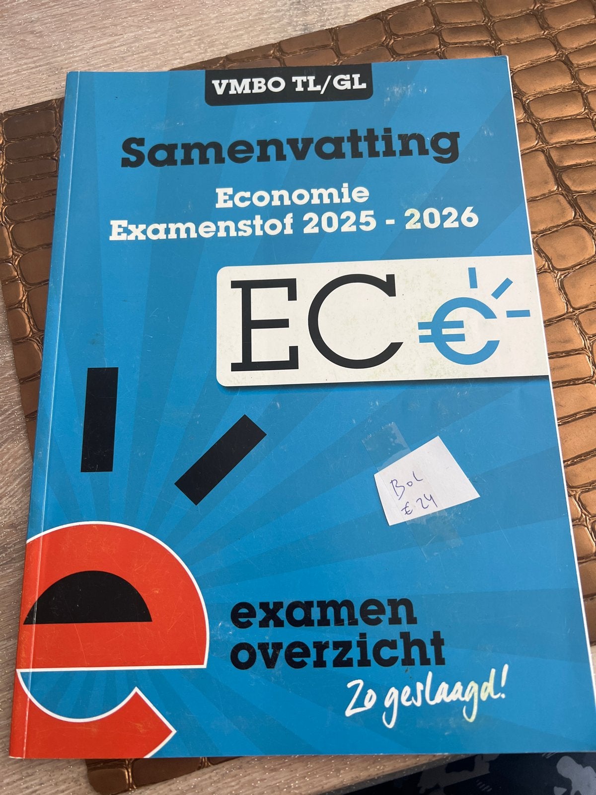 Examen Overzicht: De beste voorbereiding op je eindexamens, Boeken, Ophalen, Zo goed als nieuw, MBO