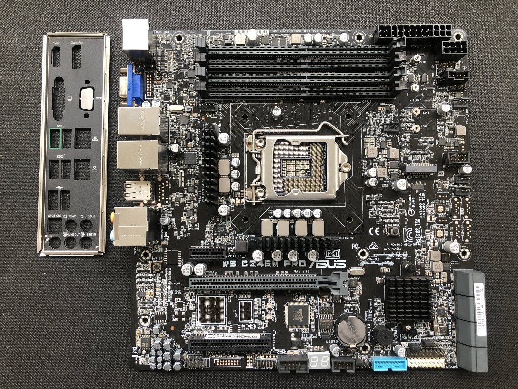 ASUS WS C246M PRO Micro-ATX Moederbord, Computers en Software, Ophalen, LGA 1151, DDR4, Zo goed als nieuw